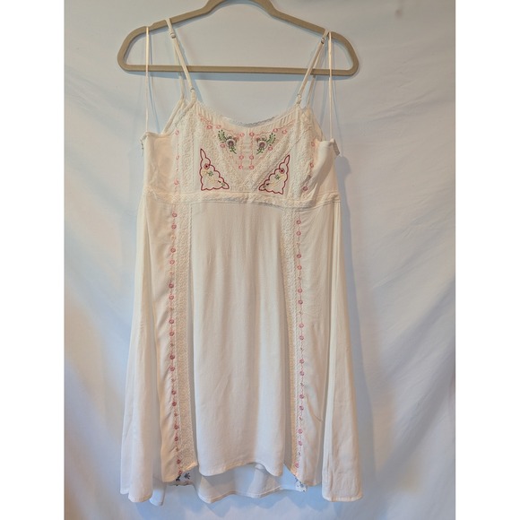 Altar'd State Dresses & Skirts - Altar'd State Parker White Floral Embroidered Lace Mini Dress XS NWT Boho